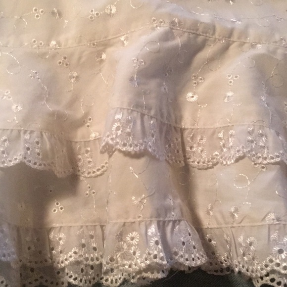White lace eyelit knee-length skirt by Desert Diva - Picture 2 of 3